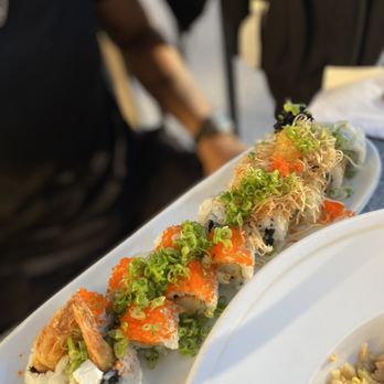 Ari Sushi signature dishes California Roll
Bibimbap
Lobster Tempura Roll